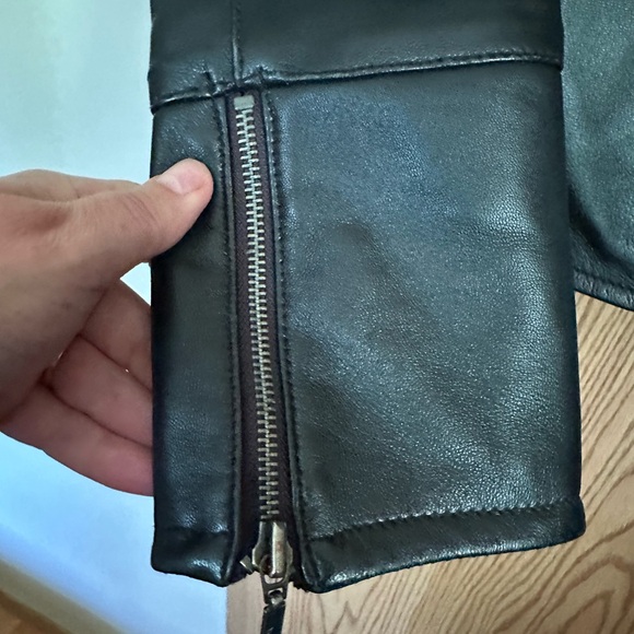 Black Moto Leather Jacket with Ruched Front and Fitted Silhouette L - Picture 5 of 8